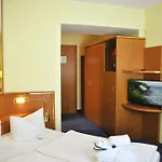 Arkona Strandhotel فندق 4*