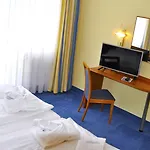 Arkona Strandhotel فندق 4*