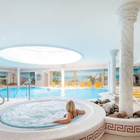 Arkona Strandhotel فندق