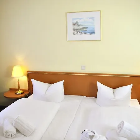 Отель Arkona Strandhotel 4*