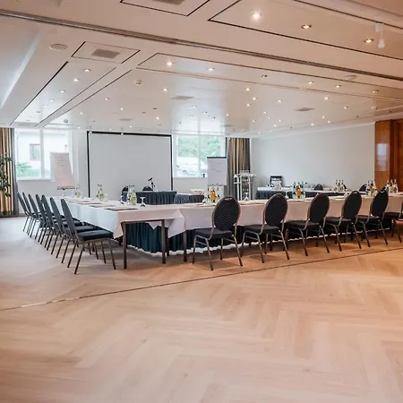Arkona Strandhotel فندق 4*