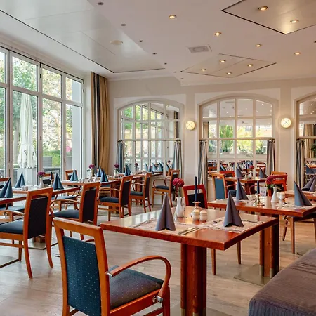 Отель Arkona Strandhotel 4*