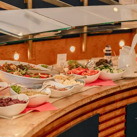 Arkona Strandhotel 4* Остзебад Бинц