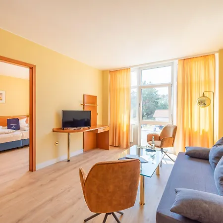 Отель Arkona Strandhotel Остзебад Бинц