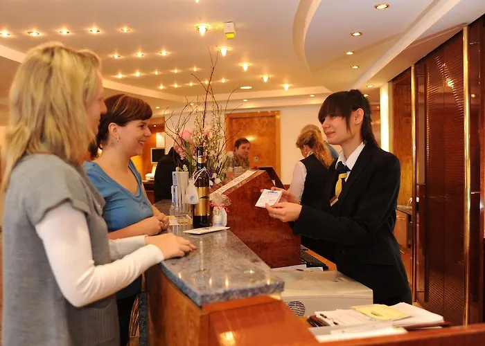 Отель Arkona Strandhotel Остзебад Бинц