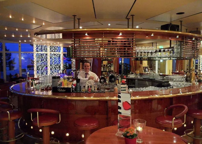 Отель Arkona Strandhotel Остзебад Бинц